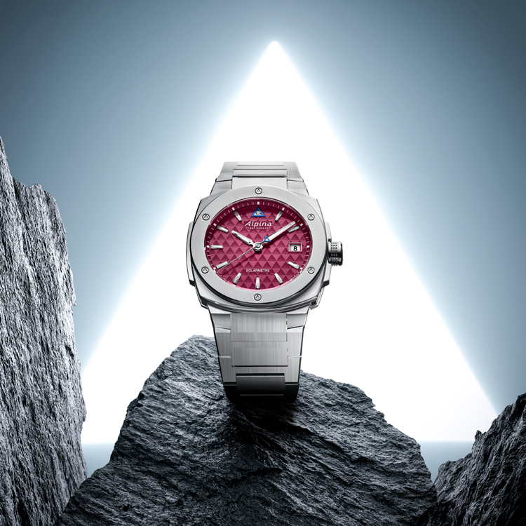 Alpina Introduces the Solar-Powered Alpiner Extreme Solarmetre